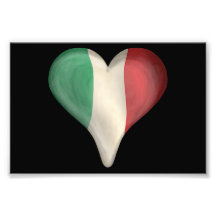 Bandera italiana en un corazón impresiones fotográficas