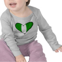 Bandera nigeriana del hearrt de Naija del corazón  Camisetas