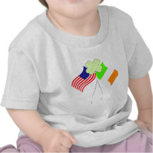 Banderas americanas irlandesas y trébol del KRW Camiseta