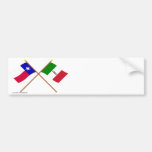 Banderas cruzadas de Tejas y de Álamo Etiqueta De Parachoque
