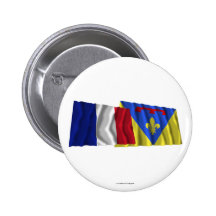 Banderas que agitan de Francia y del Var Pins