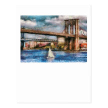 Barco - navegación debajo del puente de Brooklyn Tarjeta Postal