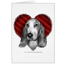 Basset Hound con el corazón Felicitaciones