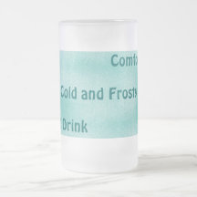 Bebida fría y escarchada de la comodidad taza
