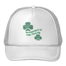 Bendición del día de St Patrick en un gorra