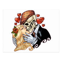 Beso del cráneo con los corazones y los rosas por  postal