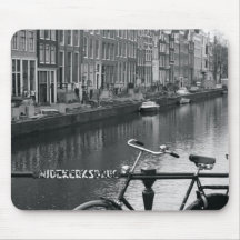 Bicicleta por el canal tapete de raton