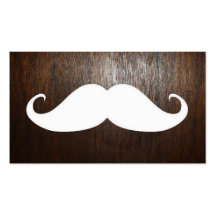 Bigote blanco divertido en fondo de madera de robl tarjeta personal