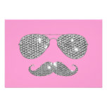 Bigote divertido del diamante con los vidrios anuncios  