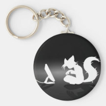 Black and White Furry Chaveiro