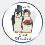 Boda del pingüino etiqueta redonda