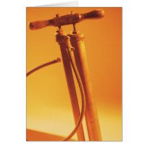 Bomba de ciclo del neumático del vintage del ciclo felicitación