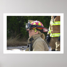 Bombero de sexo femenino posters