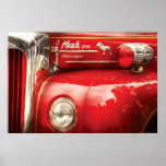 Bombero - un coche de bomberos viejo poster