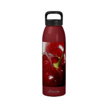 botella de agua de las cerezas