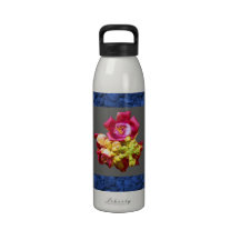 Botella de agua magnífica de la flor del árbol del