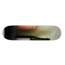 Botellas y una poder de café tablas de patinar