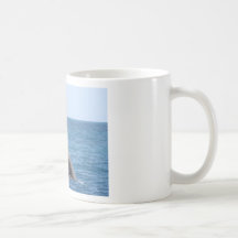 Botón cuadrado de Huggers de la ballena Taza