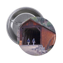Botón de los caminante del puente cubierto pin