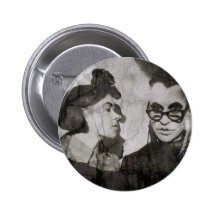 Botón del retrato de Srta. Hryggur (par surrealist Pin