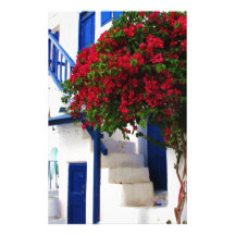 Bougainvillea que crece en casa en Mykonos, Grecia Papeleria