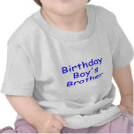Brother del muchacho del cumpleaños camisetas