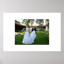 Brother que sostiene el vestido impresiones