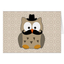 Búho con el bigote y el gorra tarjetón