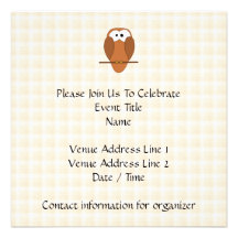 Búho lindo de Brown, fondo beige del control Invitaciones Personalizada