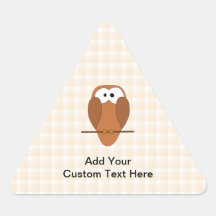 Búho lindo de Brown, fondo beige del control Calcomanías Trianguladas