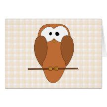 Búho lindo de Brown, fondo beige del control Tarjeton