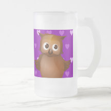 Búho lindo en fondo del modelo de Purple Heart Taza
