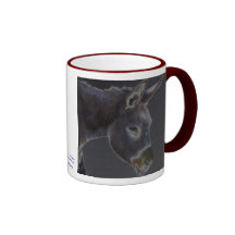 Burro en sombras oscuras - rescate animal del caba taza