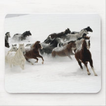 Caballos en la nieve alfombrilla de raton