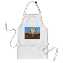 Cabaña del salvavidas en imagen de la playa de la  delantales