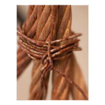 Cadena trenzada con el alambre aherrumbrado arte fotográfico
