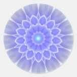 Caleidoscopio azul blanco de la flor etiquetas redondas