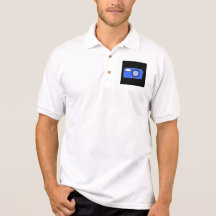 Cámara azul brillante. En negro Camisetas