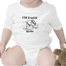 Camiseta del niño de los zapatos de bebé