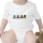 Camiseta linda con los gatos del dibujo animado