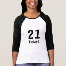 Camiseta negra y 21ra del cumpleaños del blanco