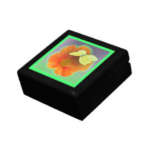capuchina con la mariposa amarilla caja de recuerdo