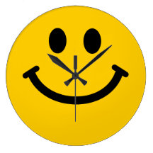 Cara sonriente amarilla relojes de pared