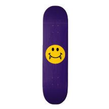 Cara sonriente del vampiro con los colmillos patines personalizados