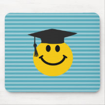 Cara sonriente graduada alfombrilla de ratón
