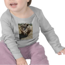 Carga del rinoceronte camiseta