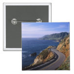 Carretera 1 a lo largo de la costa de California c Pins