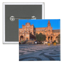 Carro traído por caballo en la plaza de Espana ade Pins