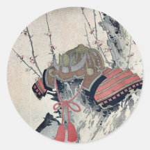Casco en un árbol de ciruelo por Ryusai, Shigeharu Pegatinas Redondas