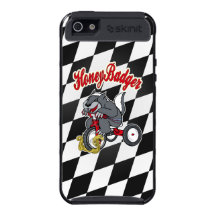 Caso del iPhone 5 del cargo de HoneyBadger Skinit